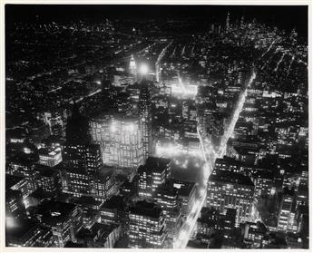 (NEW YORK AT NIGHT) A fine collection with 26 striking photographs depicting New York City at night, with luminous skylines and glisten
